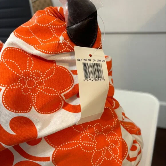 NWT Saks Fifth Avenue Orange White Floral Fabric Shoulder Bag Slouch Hobo Lined. - Picture 3 of 9
